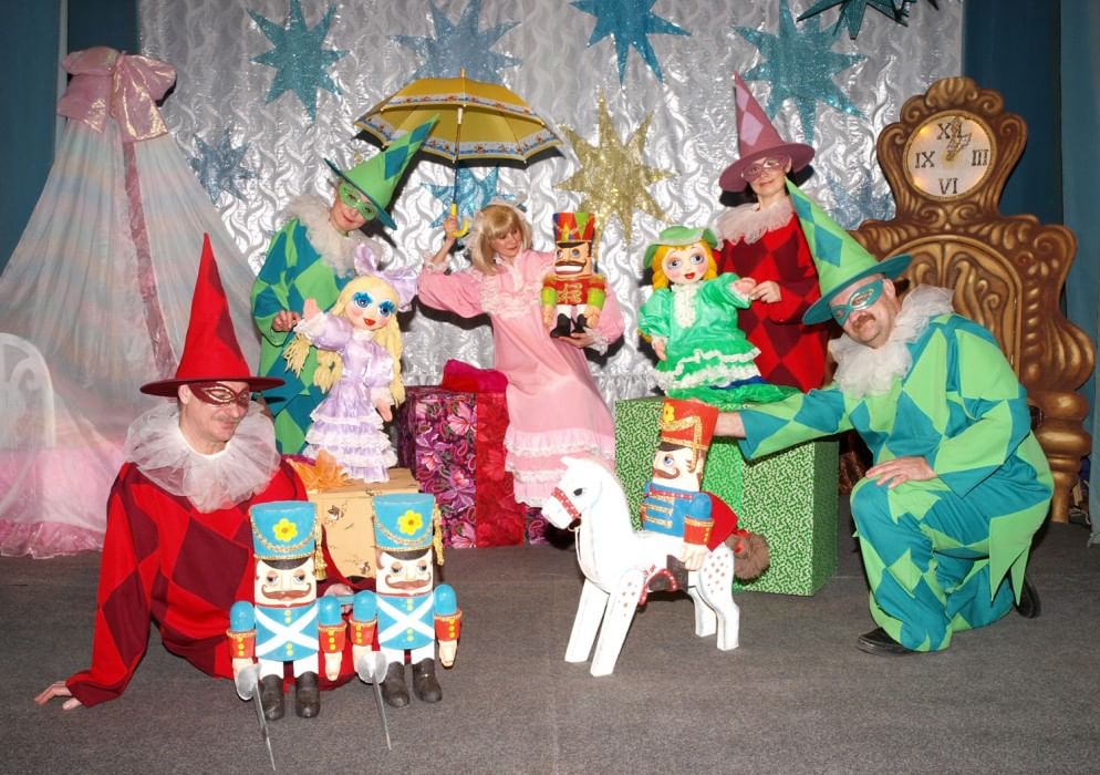 Сценарий Новогодние Поздравления С Кукольным Театром