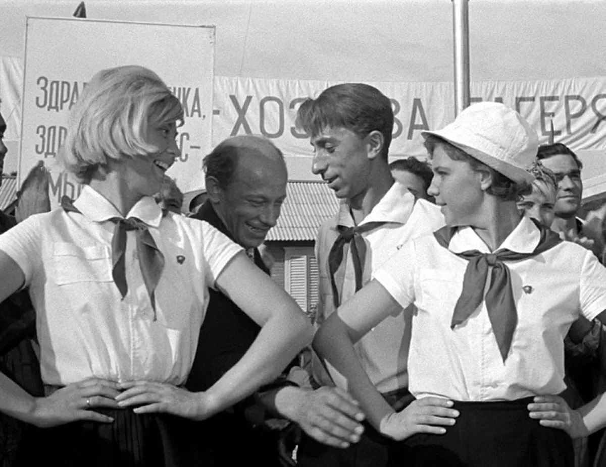 Кадр из художественного фильма Элема Климова «Добро пожаловать, или Посторонним вход воспрещен» (1964)