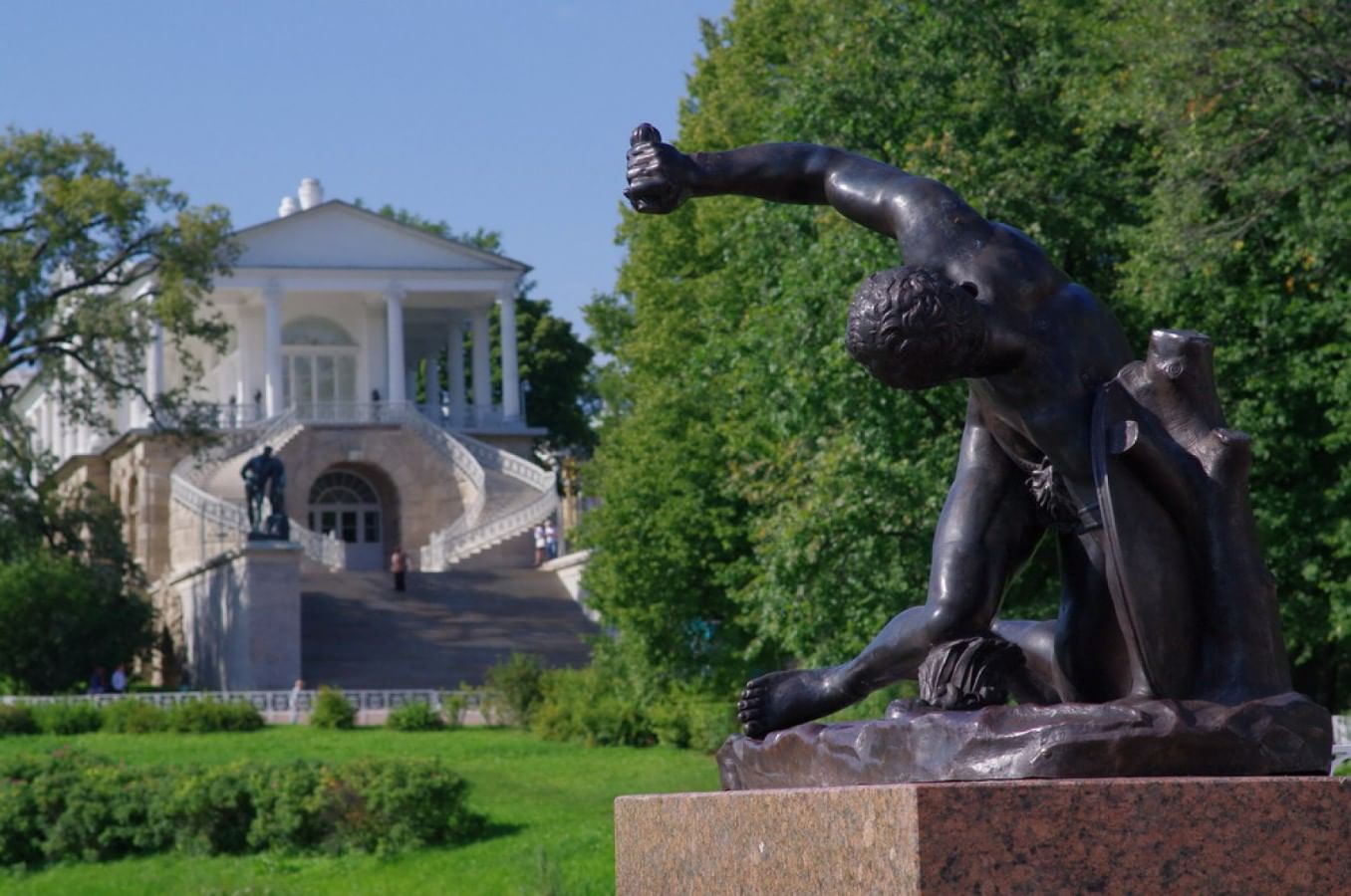 Екатерининский парк в Пушкине памятники
