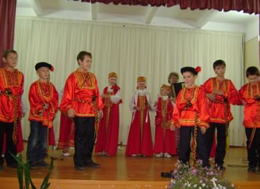 Народное гуляние «Живет село»