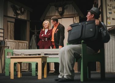 Спектакль «Играем в дружную семью, или Гарнир по-французски»