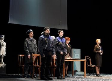 Спектакль «Русский и литература»