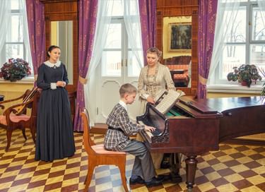 Театрализованная экскурсия «Сцены из жизни семьи Чайковских»