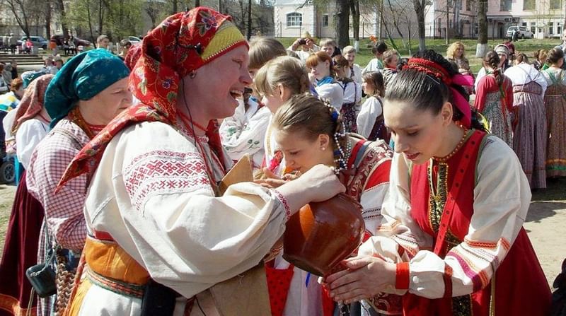 Почему на Руси было принято играть свадьбы на Красную горку
