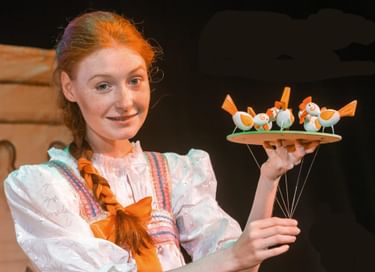 Спектакль «Про Курочку Рябу, яйцо золотое и счастье простое»