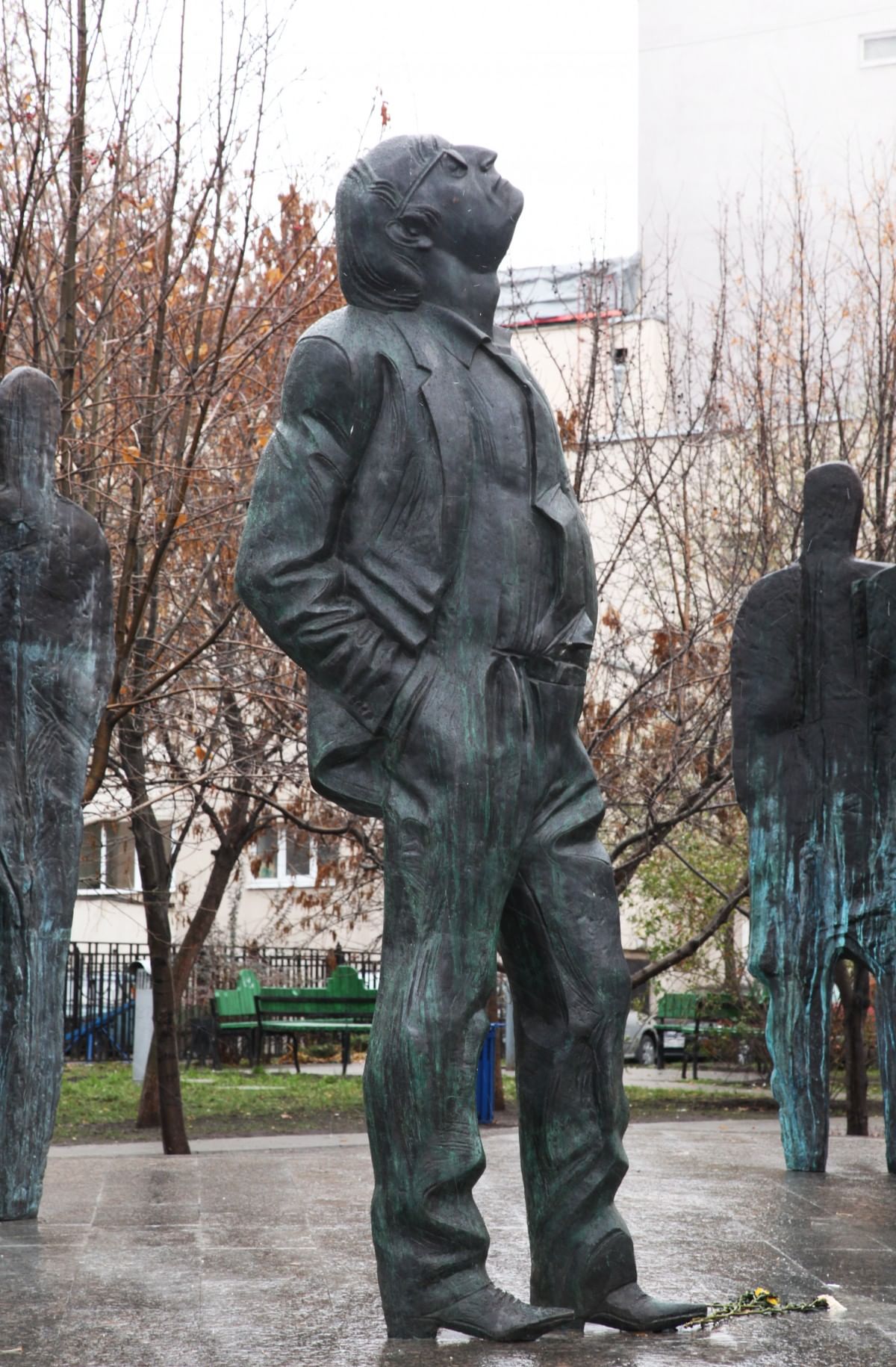 памятник бродскому в москве на новинском бульваре